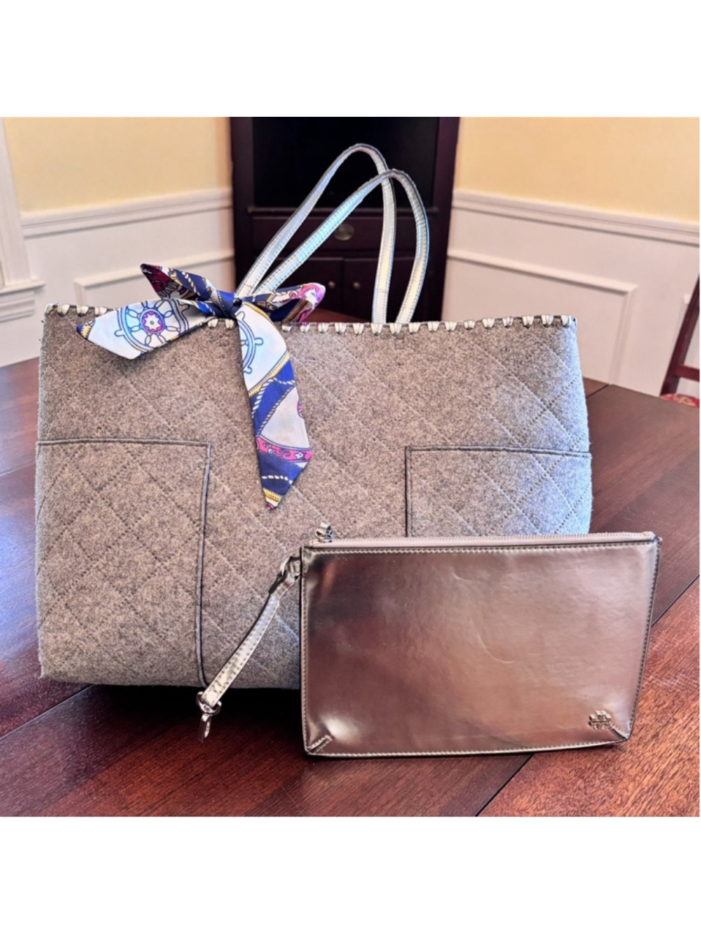 TORY BURCH BLOCK T FELT TOTE IN GREY AND SILVER